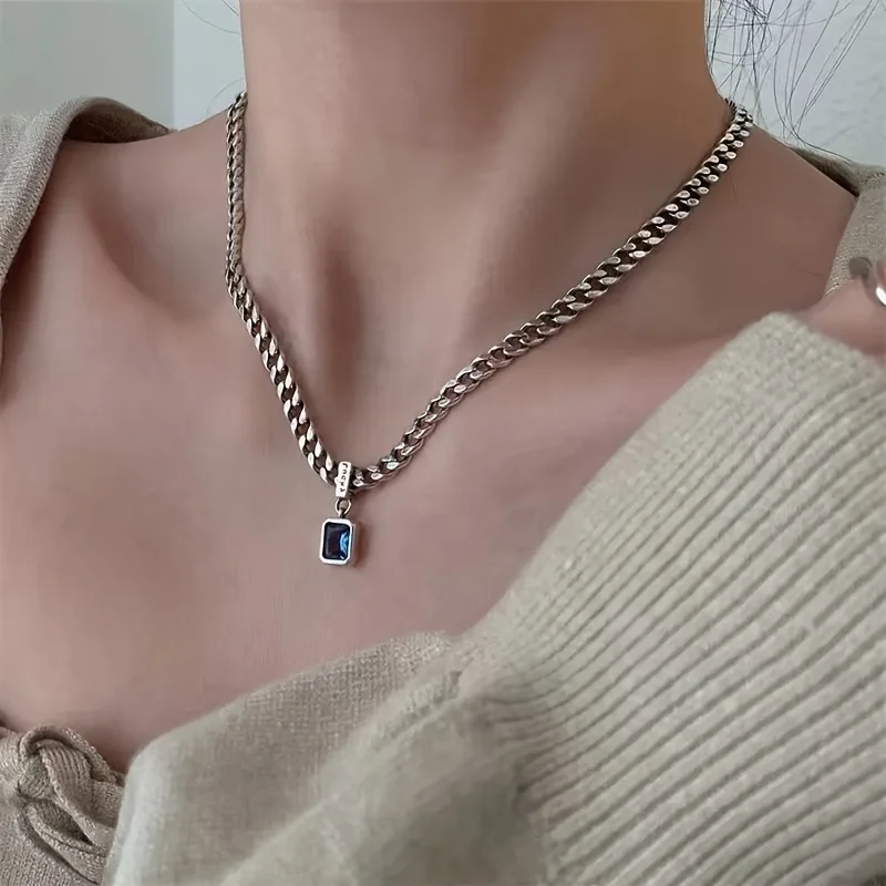 Elegant, Fashionable and Lovely Ladies' Stainless Steel Inlaid Rectangular Synthetic Blue Gemstone LOVE Engraved Pendant for Dai
Elegant, Fashionable and Lovely Ladies' Stainless Steel Inlaid Rectangular Synthetic Blue Gemstone LOVE Engraved Pendant for Dai