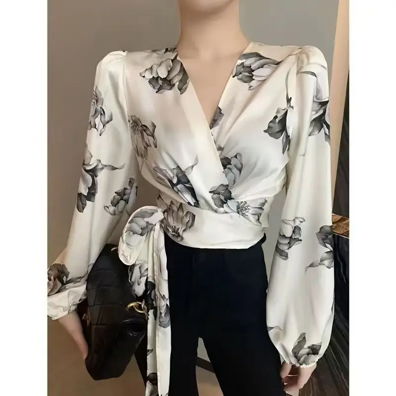 Elegant V-Neck Long Sleeve Chiffon Shirt Crossed Belt Design Breathable Commute Style Women's Fashion Spring New Top
Elegant V-Neck Long Sleeve Chiffon Shirt Crossed Belt Design Breathable Commute Style Women's Fashion Spring New Top