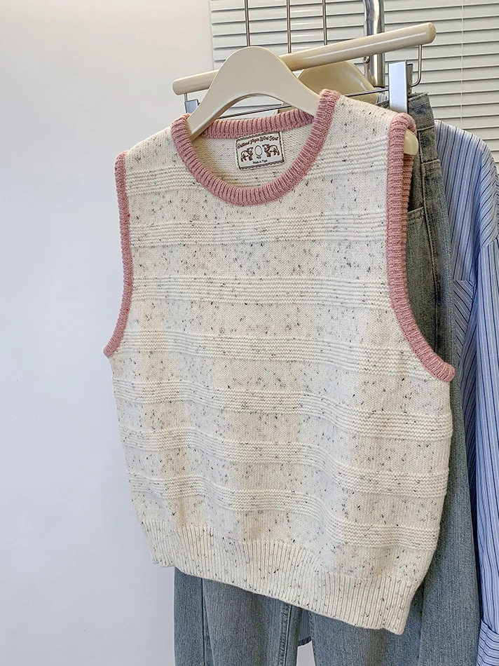 Korean Style Loose Fit Knitted Sweater Vest Women's Sweet round Neck Color Block Layering Outerwear Tank Top Fashionable Warmth
Korean Style Loose Fit Knitted Sweater Vest Women's Sweet round Neck Color Block Layering Outerwear Tank Top Fashionable Warmth