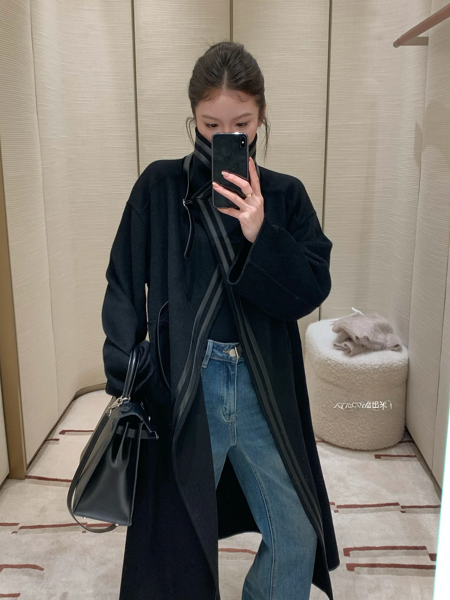 Двустороннее шерстяное пальто ручной работы из кожи и шерсти с лоскутным шитьем, длинное, класса люкс, для молодых женщин
Двустороннее шерстяное пальто ручной работы из кожи и шерсти с лоскутным шитьем, длинное, класса люкс, для молодых женщин