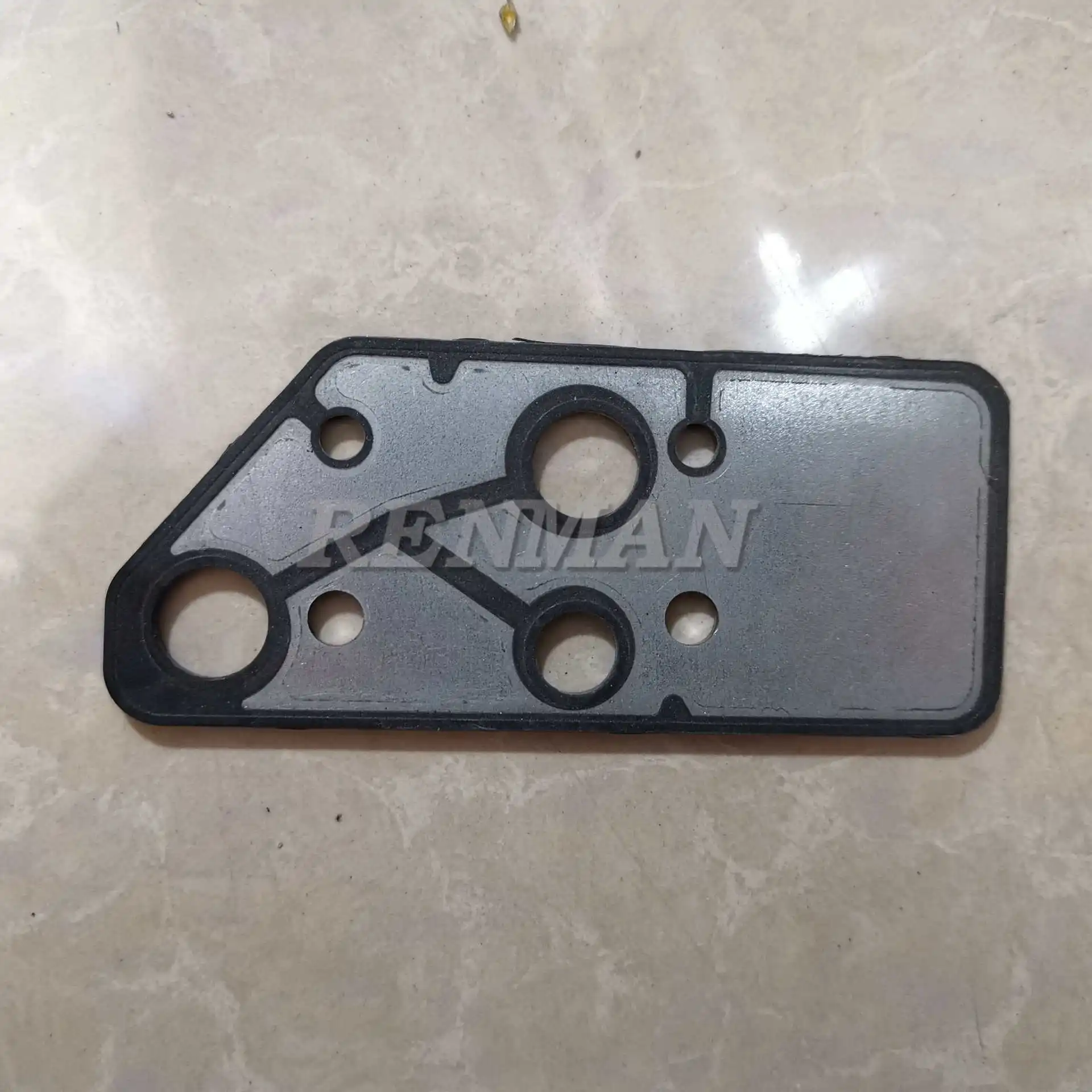 2Pcs Cummins engine parts QSK45 QSK60 fuel branch pipe interface gasket 3332181 interface gasket
2Pcs Cummins engine parts QSK45 QSK60 fuel branch pipe interface gasket 3332181 interface gasket
