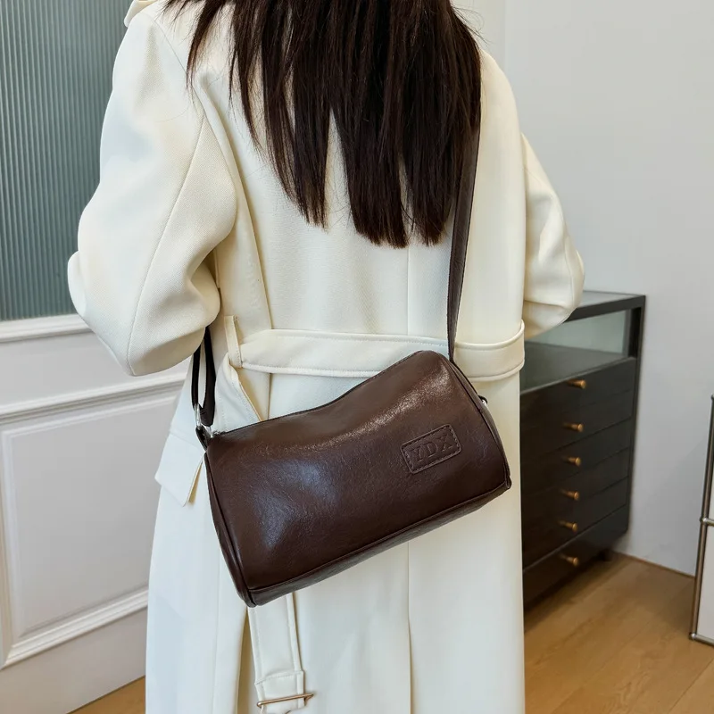French Popular Boston Bag New Fashion Trend Shoulder Bag Women Versatile Large Capacity Pillow Bag Crossbody Bag
French Popular Boston Bag New Fashion Trend Shoulder Bag Women Versatile Large Capacity Pillow Bag Crossbody Bag