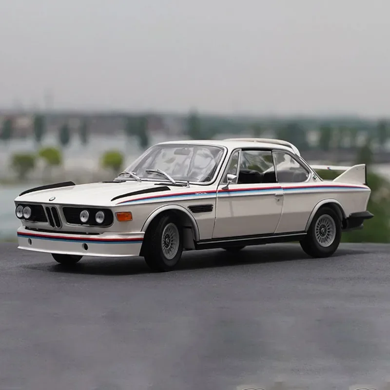 Diecast 1/18 Scale FOR BMW 3.0 CSL E9 1973-75 Sports Car Alloy Car Model Collectible Retro Decoration Scene Display Gift Toy
Diecast 1/18 Scale FOR BMW 3.0 CSL E9 1973-75 Sports Car Alloy Car Model Collectible Retro Decoration Scene Display Gift Toy