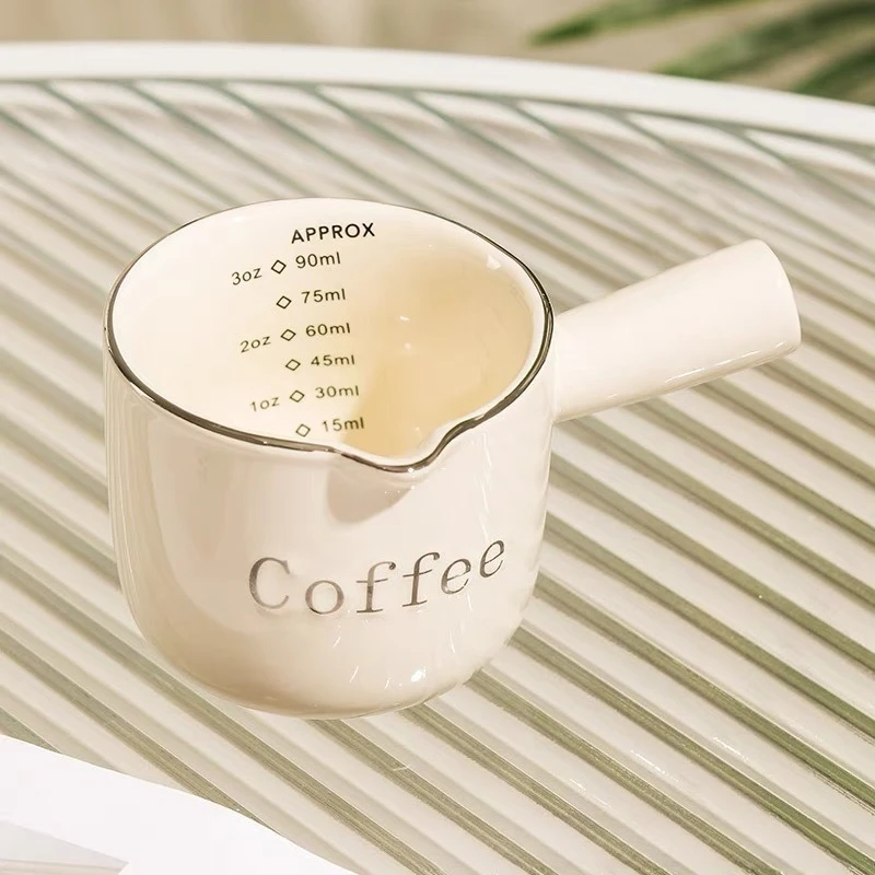 High-value Coffee Milk Cup with Scale, A Milk Can for Extracting Espresso, An Exquisite Ceramic Measuring Cup and Milk Jug.
High-value Coffee Milk Cup with Scale, A Milk Can for Extracting Espresso, An Exquisite Ceramic Measuring Cup and Milk Jug.