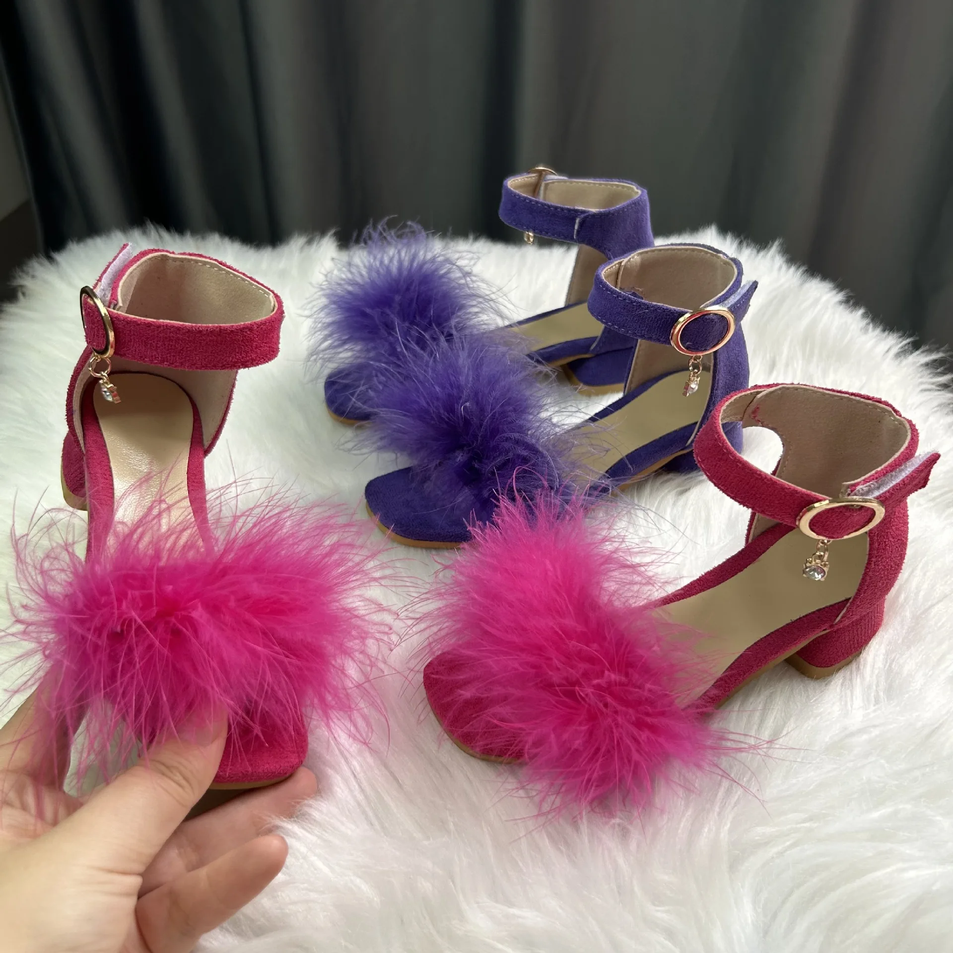 Toddler Girls Sandals Summer Low-heels Children's Sandals Open-toe Princess Fluffy New Versatile Kids Fashion Ankle-strap Shoes
Toddler Girls Sandals Summer Low-heels Children's Sandals Open-toe Princess Fluffy New Versatile Kids Fashion Ankle-strap Shoes