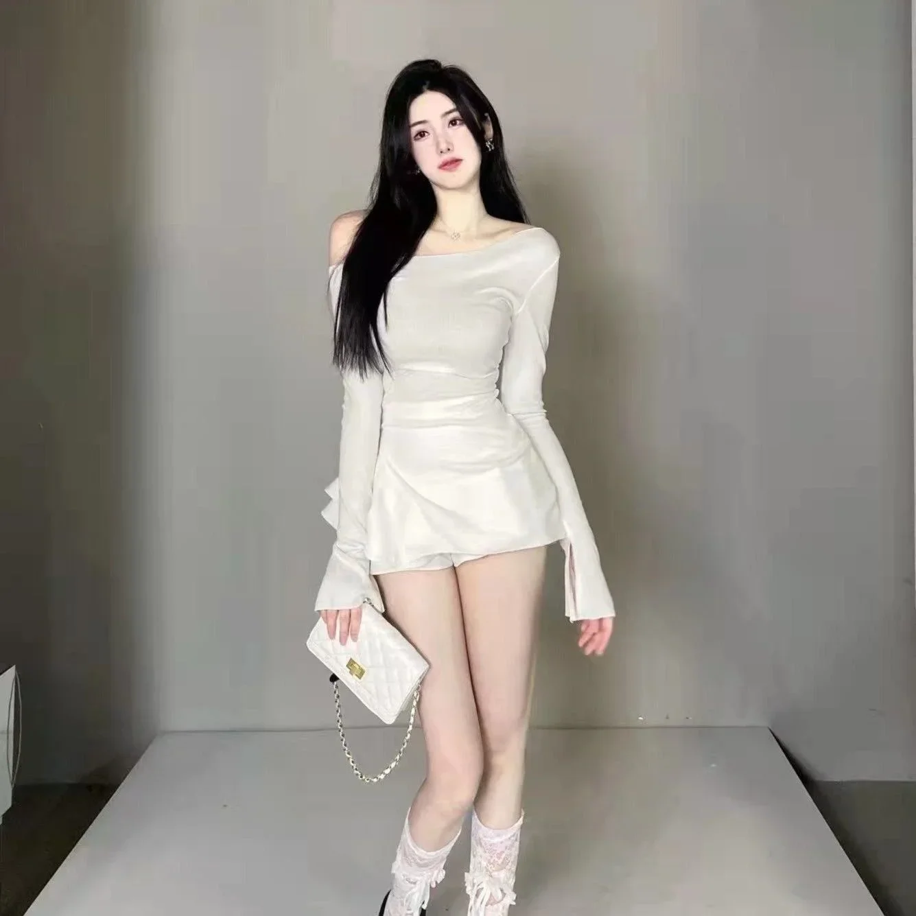 2023 Shoulder Waist Ruffle Short Skirt Two Piece Fashion Blusas Clothes for Women Tops Shirts Blouses
2023 Shoulder Waist Ruffle Short Skirt Two Piece Fashion Blusas Clothes for Women Tops Shirts Blouses