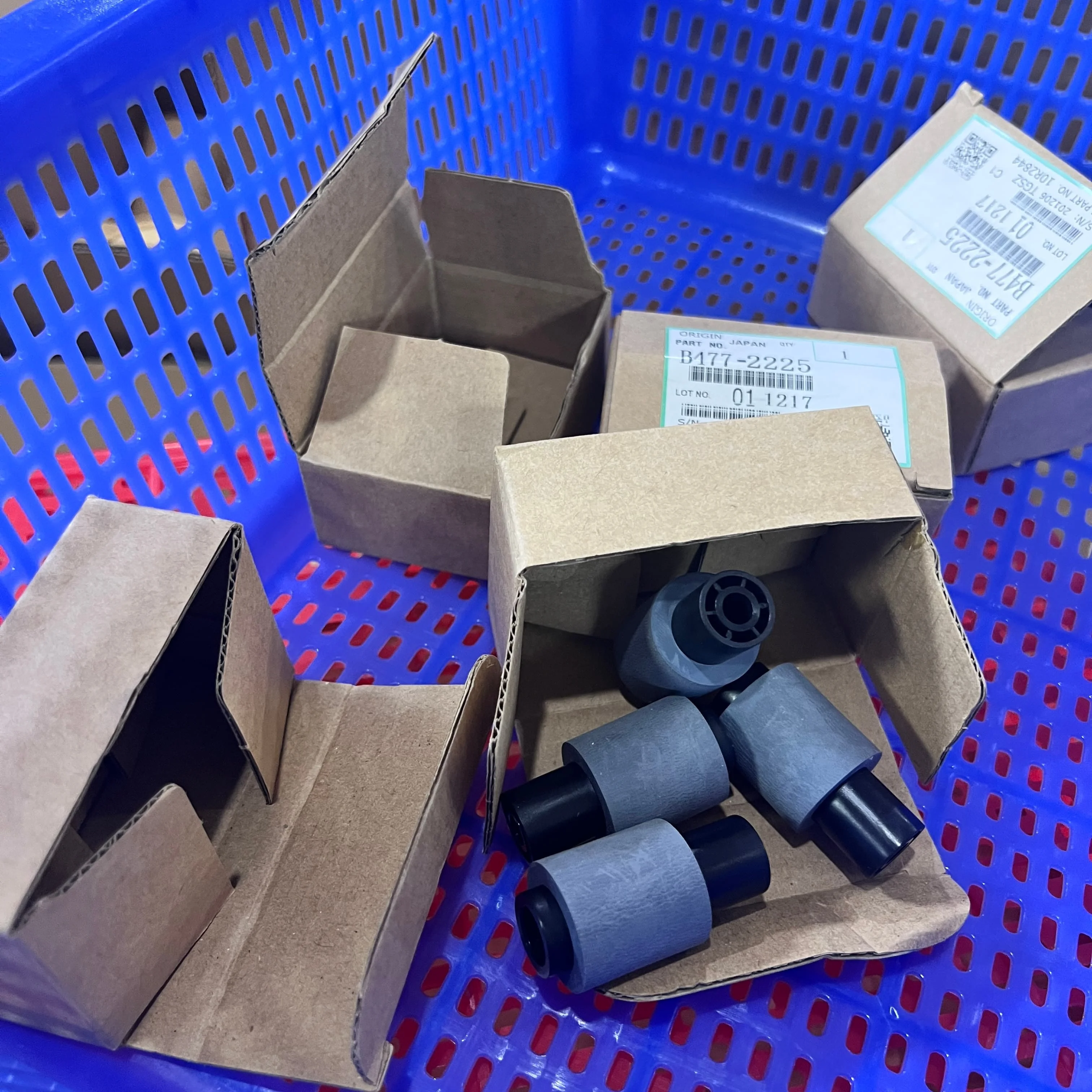 10 шт. A806-1321 B477-2226 B477-2225 Ролик захвата ADF для Ricoh Aficio 1055 1060 1075 1085 2051 2060 2075 2090 2105 3260C 550 650
10 шт. A806-1321 B477-2226 B477-2225 Ролик захвата ADF для Ricoh Aficio 1055 1060 1075 1085 2051 2060 2075 2090 2105 3260C 550 650