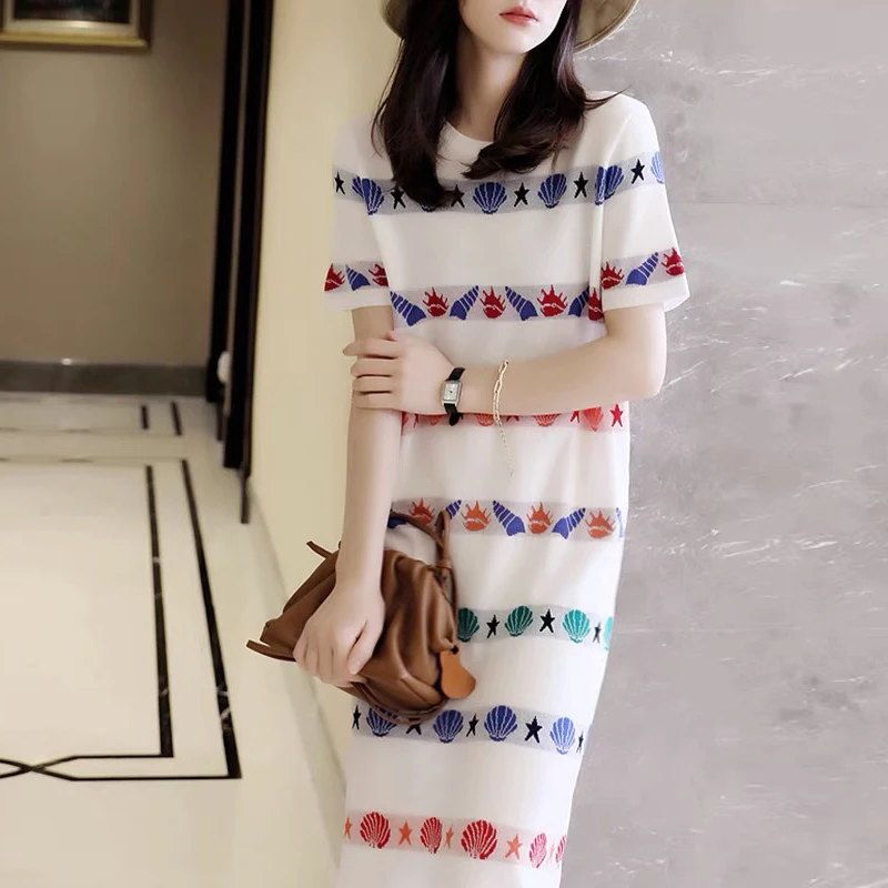 plus Size Ice Silk Knitted Dress Floral Embroidery Print Casual Straight Cut Polyester Fiber Thin Summer round Neck Dress
plus Size Ice Silk Knitted Dress Floral Embroidery Print Casual Straight Cut Polyester Fiber Thin Summer round Neck Dress