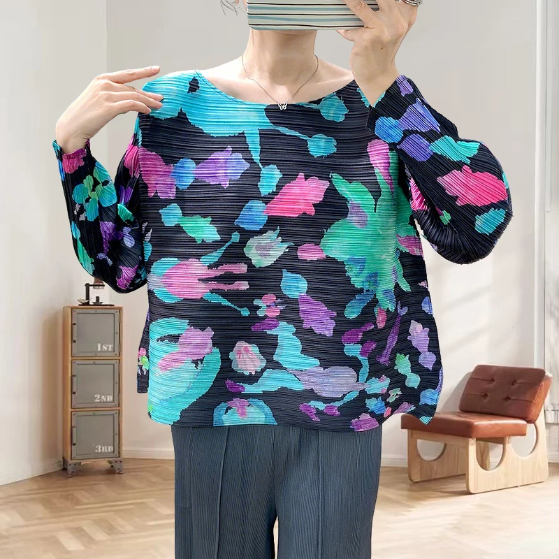 2025 Summer Miyake Pleated T-shirt Design Sense Fold T-shirt Casual Plisse Print Loose Round Neck Pleat Print Top Women Pleats
2025 Summer Miyake Pleated T-shirt Design Sense Fold T-shirt Casual Plisse Print Loose Round Neck Pleat Print Top Women Pleats
