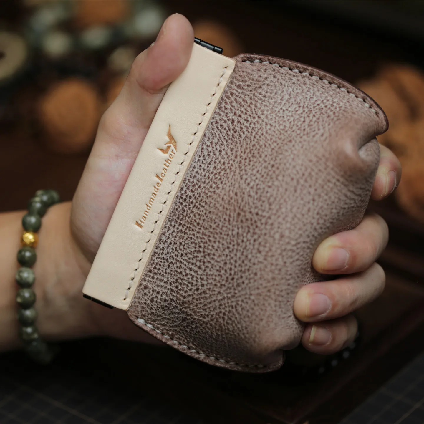 Mist Wax Style Leather Storage Bag Coin Purse Cultural Play Hand Chain Walnut Earphone Bag Hard Coin Purse Leather
Mist Wax Style Leather Storage Bag Coin Purse Cultural Play Hand Chain Walnut Earphone Bag Hard Coin Purse Leather