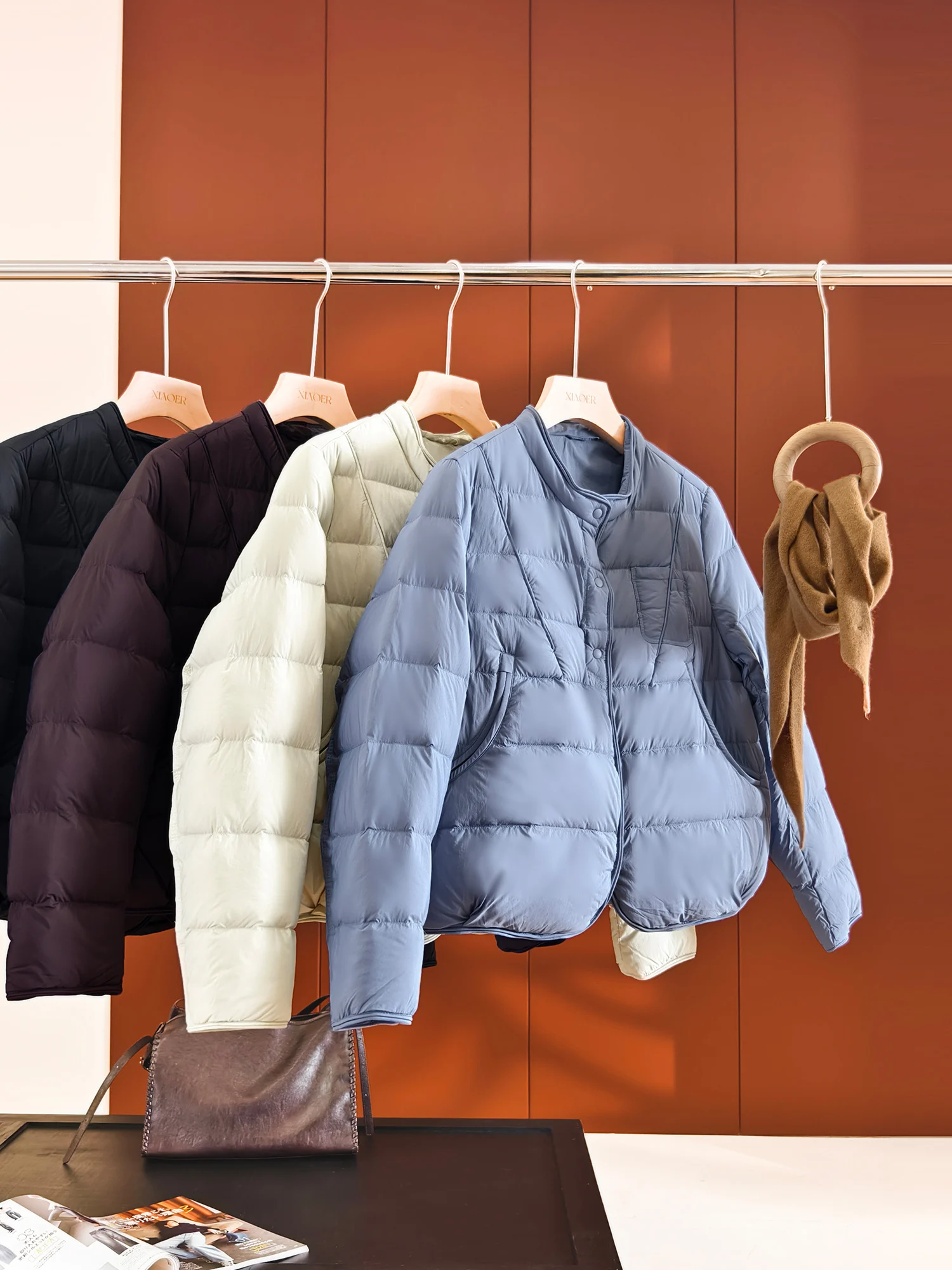 Новая белая пуховая куртка с воротником-стойкой на пуговицах, ветрозащитная, премиум-качества, повседневная, с длинными рукавами, утепленная
Новая белая пуховая куртка с воротником-стойкой на пуговицах, ветрозащитная, премиум-качества, повседневная, с длинными рукавами, утепленная