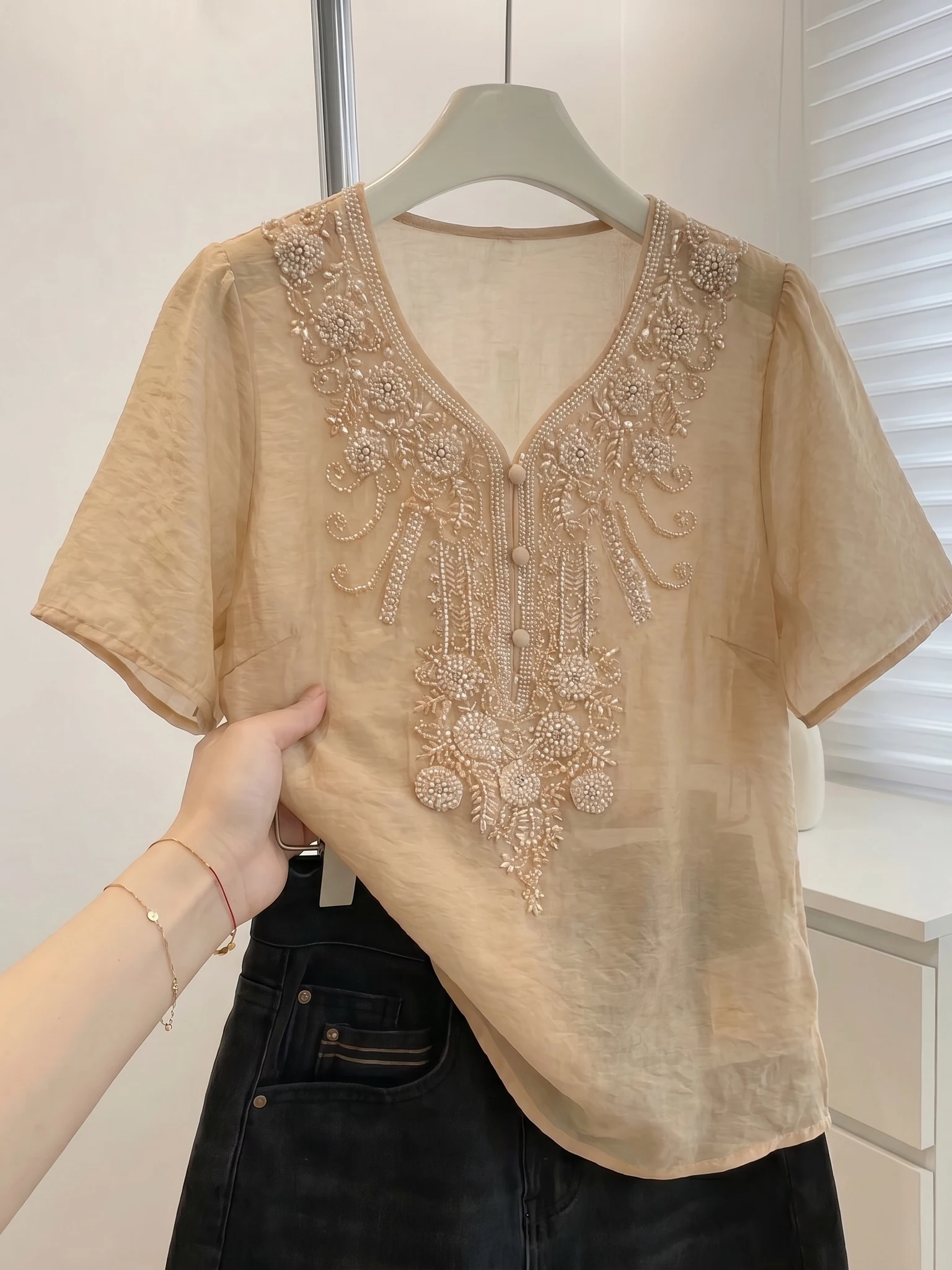 Stunning Embroidered Hook Flower V-neck Short Sleeve Women's Shirt Summer New Style plus Size Beautiful Top Korean Style Commute
Stunning Embroidered Hook Flower V-neck Short Sleeve Women's Shirt Summer New Style plus Size Beautiful Top Korean Style Commute