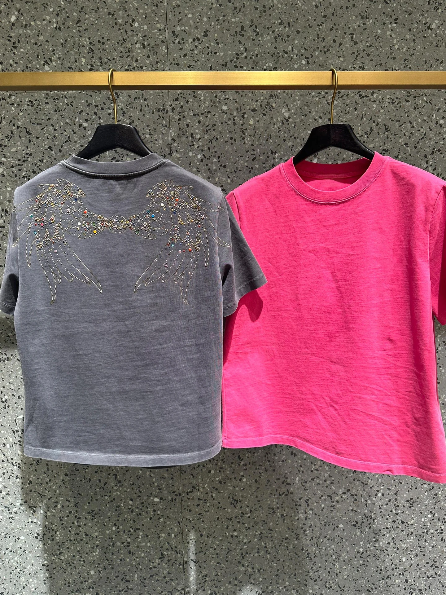 Fashionable Pure Cotton T-Shirt Women's Spring Summer Casual Loose Fit round Neck Short Sleeve Glittering Wing Design Top
Fashionable Pure Cotton T-Shirt Women's Spring Summer Casual Loose Fit round Neck Short Sleeve Glittering Wing Design Top