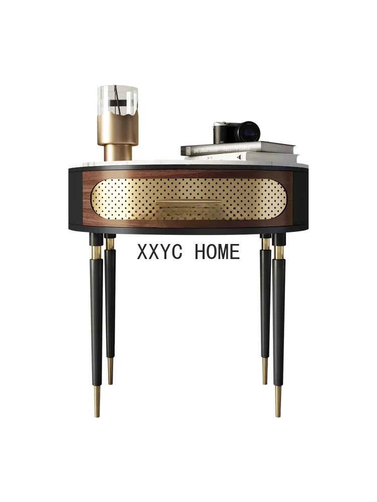 Итальянский мягкий Роскошный Мраморный угловой столик для гостиной Ретро Диванный боковой столик золотые ботинки Маленький журнальный столик из массива дерева 
Итальянский мягкий Роскошный Мраморный угловой столик для гостиной Ретро Диванный боковой столик золотые ботинки Маленький журнальный столик из массива дерева