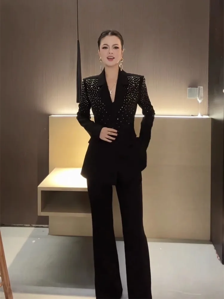2025 Spring New Style Advanced Sense Heavy Industry Lapel Collar and Slimming Waist Suit Coat and Pants Set for Women
2025 Spring New Style Advanced Sense Heavy Industry Lapel Collar and Slimming Waist Suit Coat and Pants Set for Women