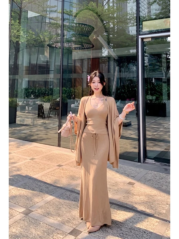 Soft Knitted Three-Piece Set with Drawstring Loose Vest Tank Top And Half-Length Skirt Elegant V-Neck Long Sleeve Spring Summ...
Soft Knitted Three-Piece Set with Drawstring Loose Vest Tank Top And Half-Length Skirt Elegant V-Neck Long Sleeve Spring Summ...