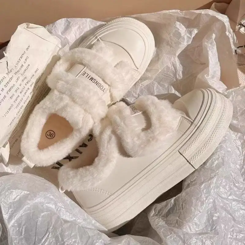 Женские плюшевые хлопковые туфли в стиле Лолиты для милых девочек, зима 20220, новый стиль, белые туфли на толстой подошве, японские студенческие туфли для женщин
Женские плюшевые хлопковые туфли в стиле Лолиты для милых девочек, зима 20220, новый стиль, белые туфли на толстой подошве, японские студенческие туфли для женщин