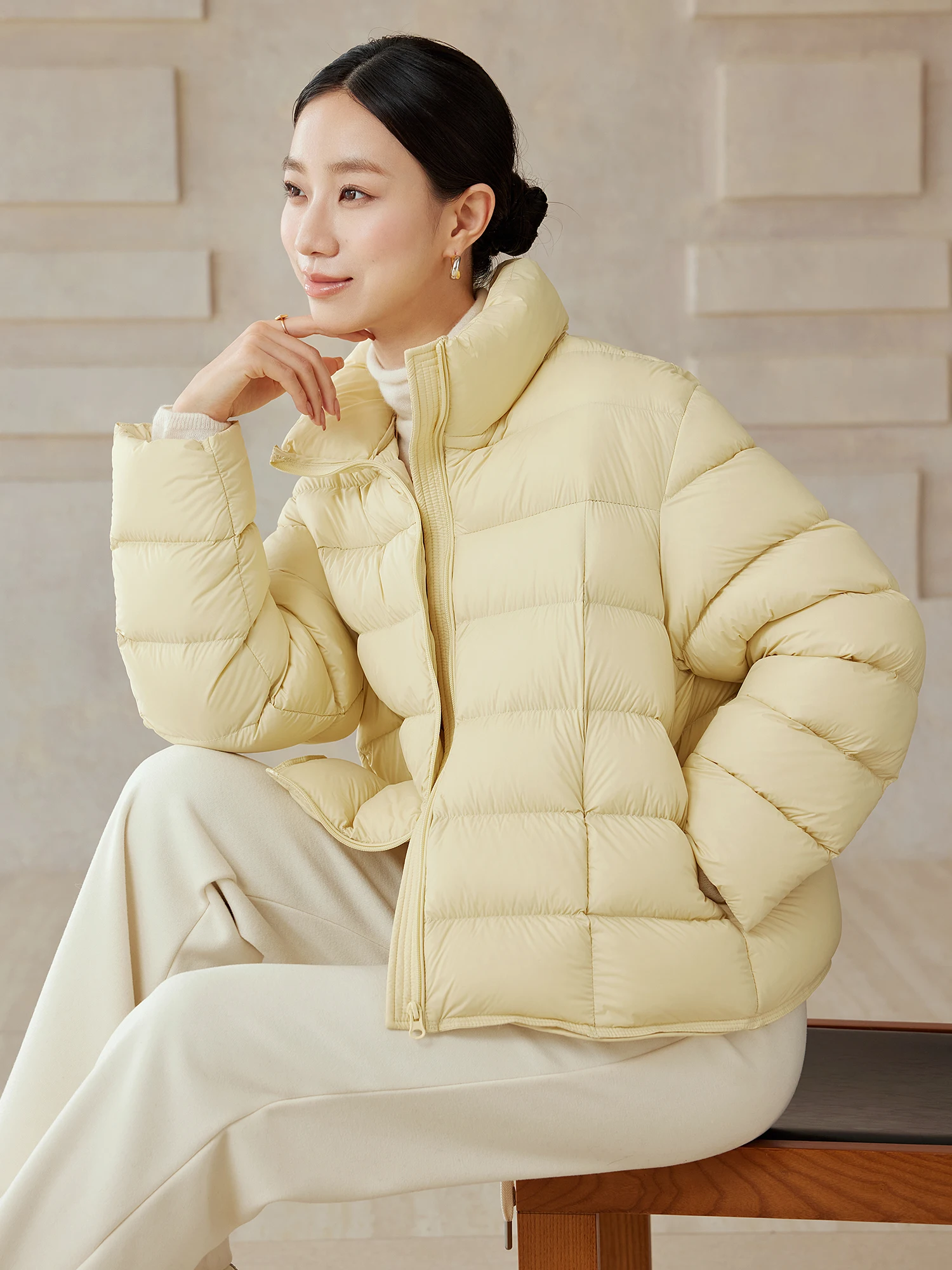 Ji Qirui ort High-loft White Du down Jaet Stand Collar Casual Sle Thiened Winter Coat for Women without Hood
Ji Qirui ort High-loft White Du down Jaet Stand Collar Casual Sle Thiened Winter Coat for Women without Hood