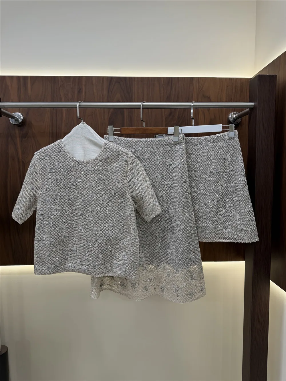 Mesh Sequin Flower Sequin Embroidered Short-SleeveTop /Mini Skirt/Half Skirt Women's 3-Piece Set
Mesh Sequin Flower Sequin Embroidered Short-SleeveTop /Mini Skirt/Half Skirt Women's 3-Piece Set