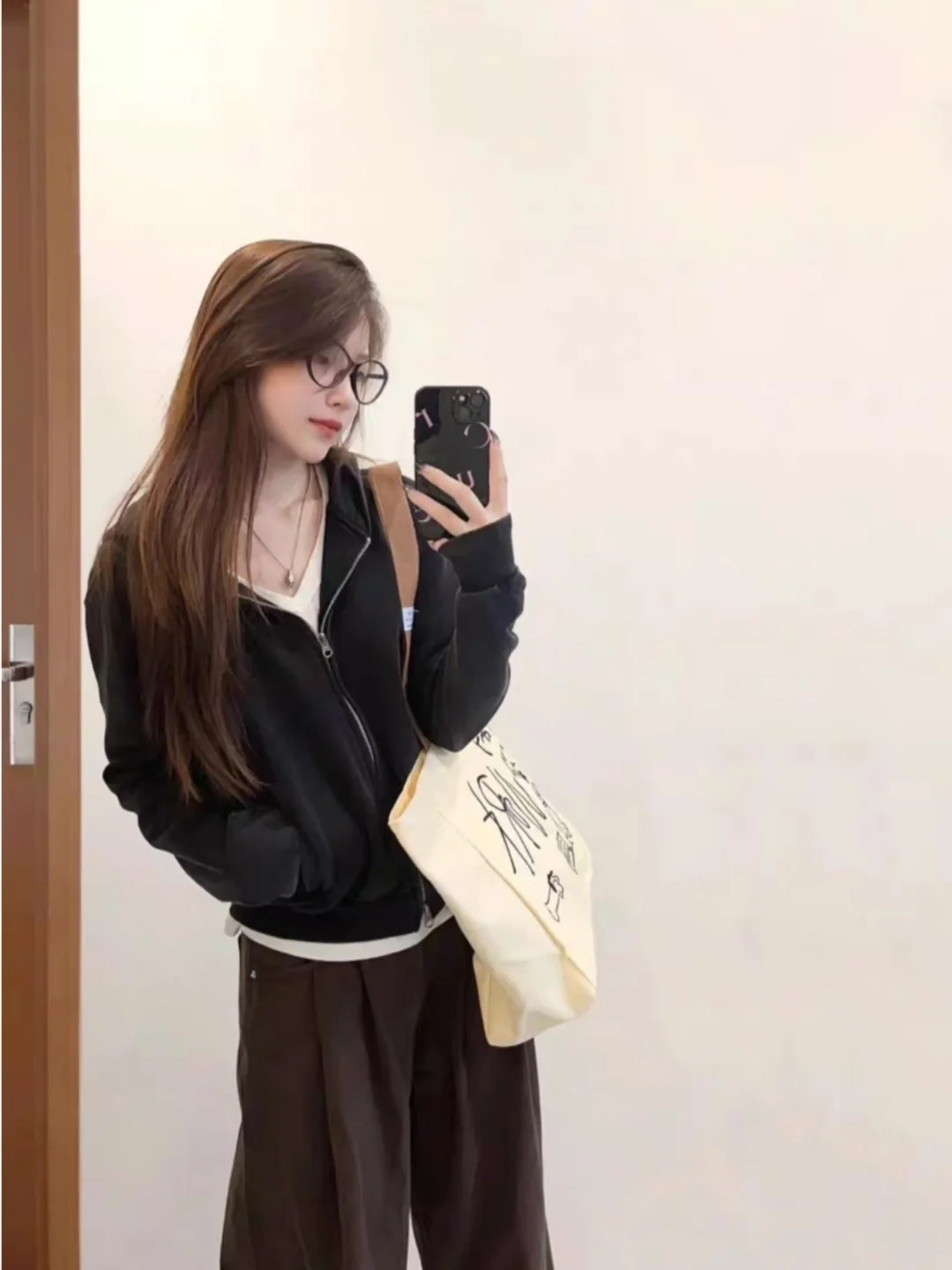 Женская модная толстовка с капюшоном на молнии, с длинными рукавами, из полиэфирного волокна, с круглым вырезом, без принта
Женская модная толстовка с капюшоном на молнии, с длинными рукавами, из полиэфирного волокна, с круглым вырезом, без принта