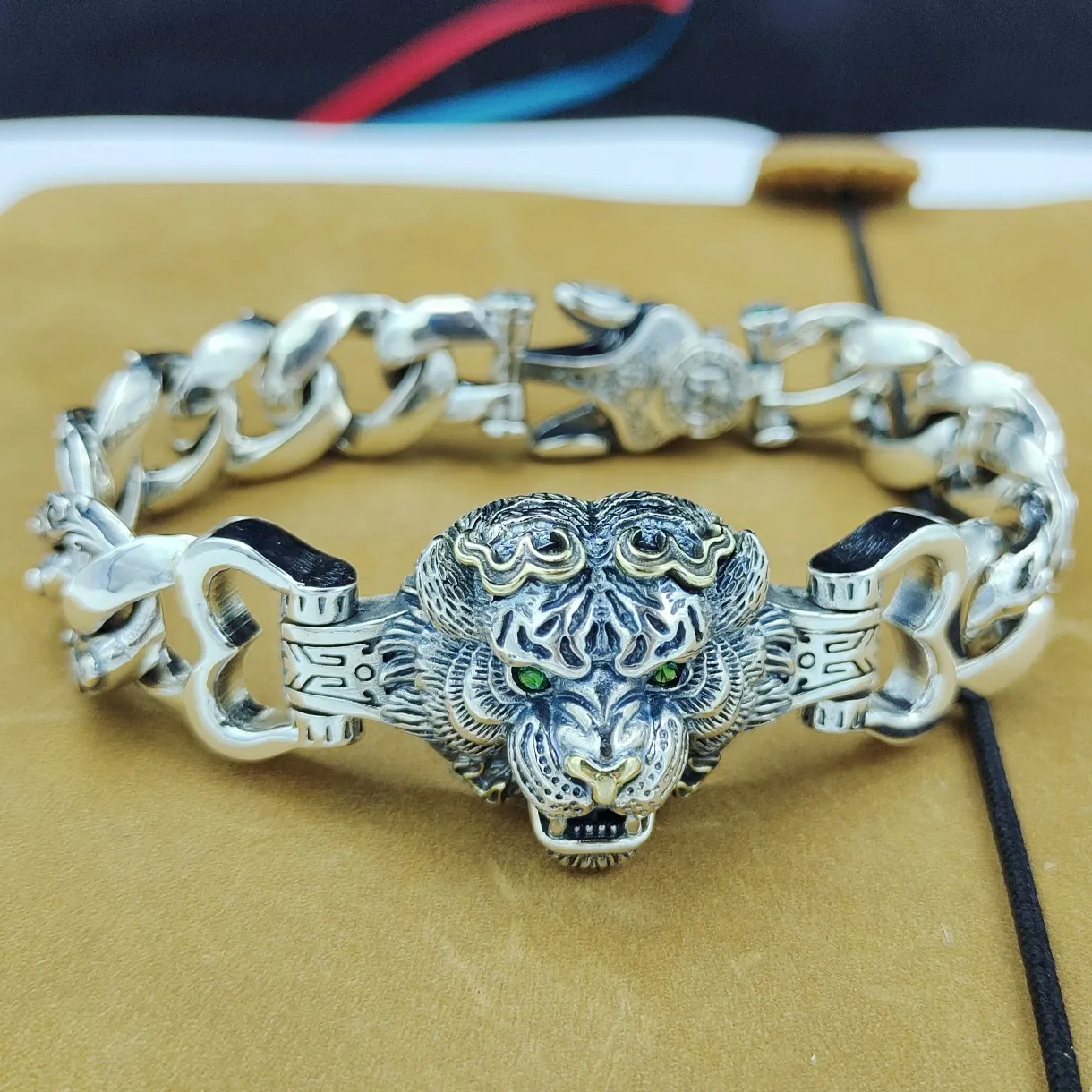 S925 Pure Silver Six Character Mantra Bracelet for Men, Retro, Personalized, Trendy, Mighty, Motorcycle, Hip Hop Jewelry
S925 Pure Silver Six Character Mantra Bracelet for Men, Retro, Personalized, Trendy, Mighty, Motorcycle, Hip Hop Jewelry