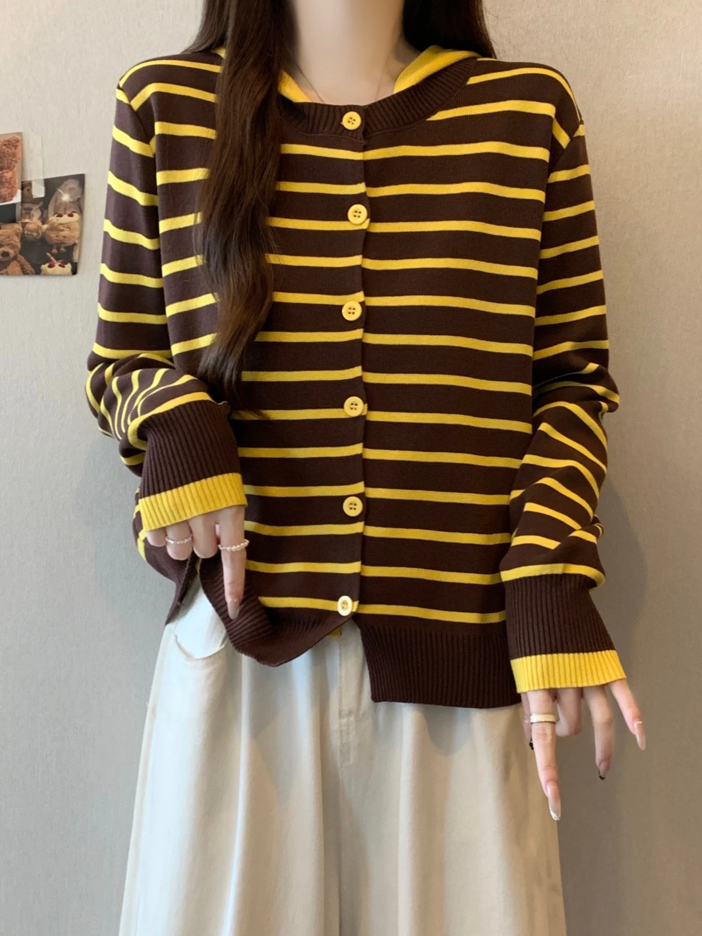 Retro Striped Hooded Knitwear Jacket Women's Spring Autumn New Large Size Fat MM Design Short Knitted Open Cardigan Top
Retro Striped Hooded Knitwear Jacket Women's Spring Autumn New Large Size Fat MM Design Short Knitted Open Cardigan Top