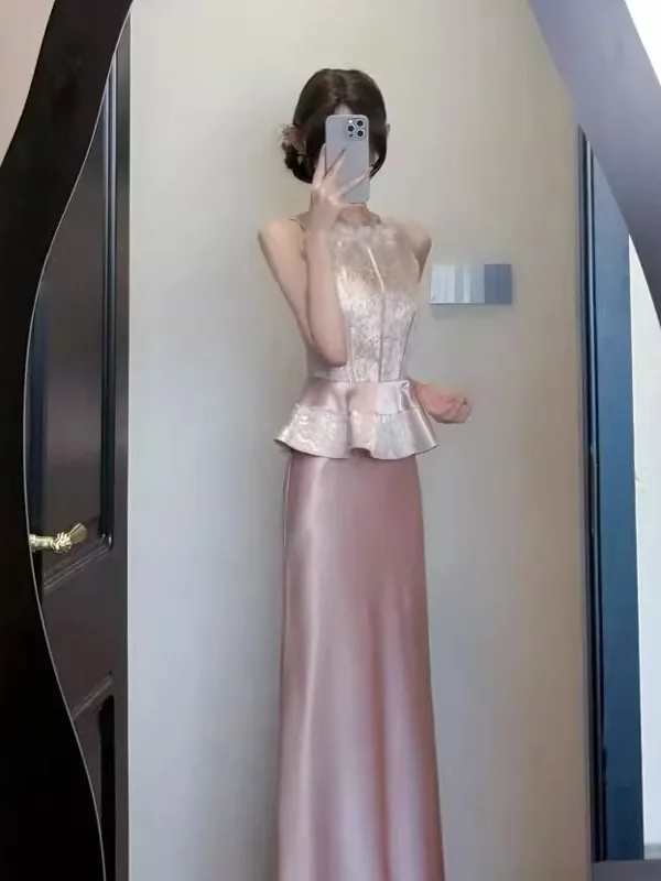 Elegant Vintage Three-Piece Set with Shawl Vest Top Half-Skirt Comfortable Short-Sleeved Women's Fashion Outfit for Autumn
Elegant Vintage Three-Piece Set with Shawl Vest Top Half-Skirt Comfortable Short-Sleeved Women's Fashion Outfit for Autumn