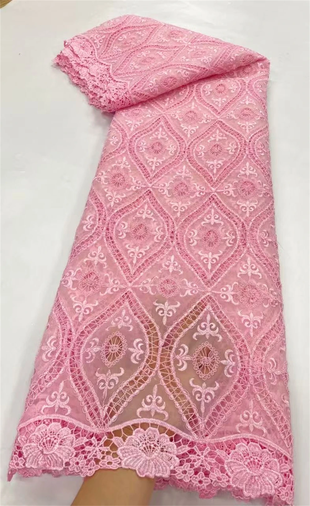 High Quality 2025 African Nigerian Lace Fabric Embroidery Tulle Cotton Wedding Party Dress Guipure Water Soluble 5Yards JL483
High Quality 2025 African Nigerian Lace Fabric Embroidery Tulle Cotton Wedding Party Dress Guipure Water Soluble 5Yards JL483