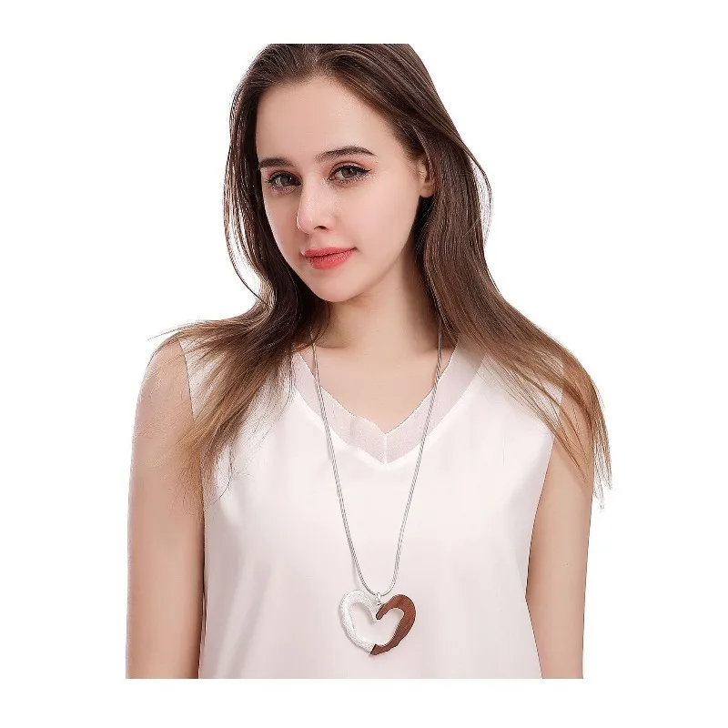 Popular Popular Style Geometric Peach Heart Necklace Wood + Alloy Snake Bone Chain Women's Long Sweater Chain
Popular Popular Style Geometric Peach Heart Necklace Wood + Alloy Snake Bone Chain Women's Long Sweater Chain