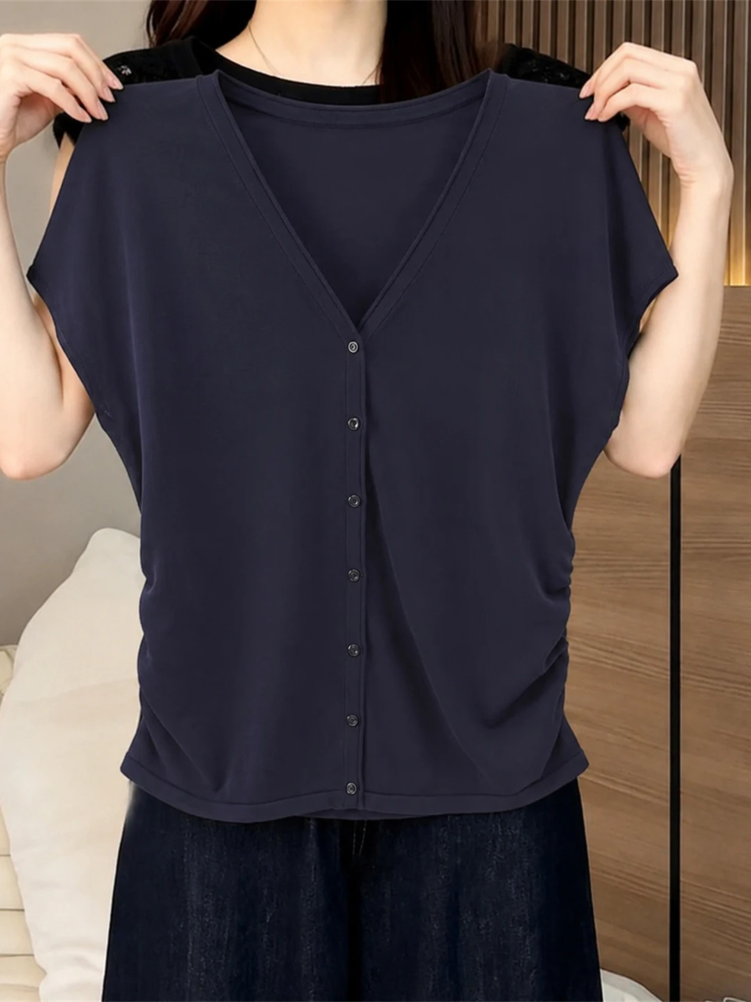 Unique Minimalist V-Neck Slim Fit T-Shirt Single Button Elegant Fashion Summer Top Korean Style Commute Straight Tube Shape
Unique Minimalist V-Neck Slim Fit T-Shirt Single Button Elegant Fashion Summer Top Korean Style Commute Straight Tube Shape