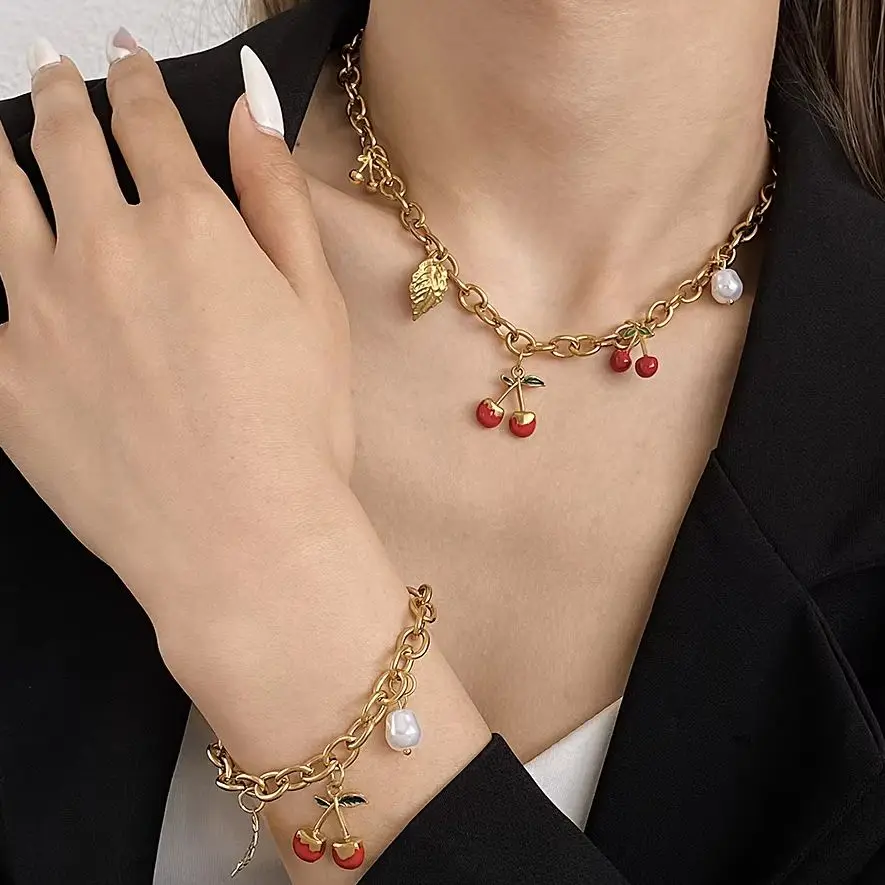 Fashion Charm Cherry Leaf Pearl Pendant Necklace Bracelet Jewelry Set Elegant Stainless Steel Bracelets Necklaces for Women Men
Fashion Charm Cherry Leaf Pearl Pendant Necklace Bracelet Jewelry Set Elegant Stainless Steel Bracelets Necklaces for Women Men