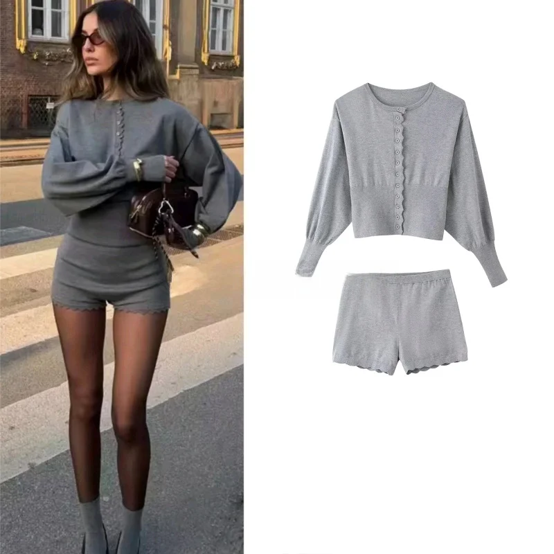 Spring Summer Women's round Neck Long Sleeve Single Button Waist Cinched Short Knitted Open Cardigan Top Short Pants Set
Spring Summer Women's round Neck Long Sleeve Single Button Waist Cinched Short Knitted Open Cardigan Top Short Pants Set