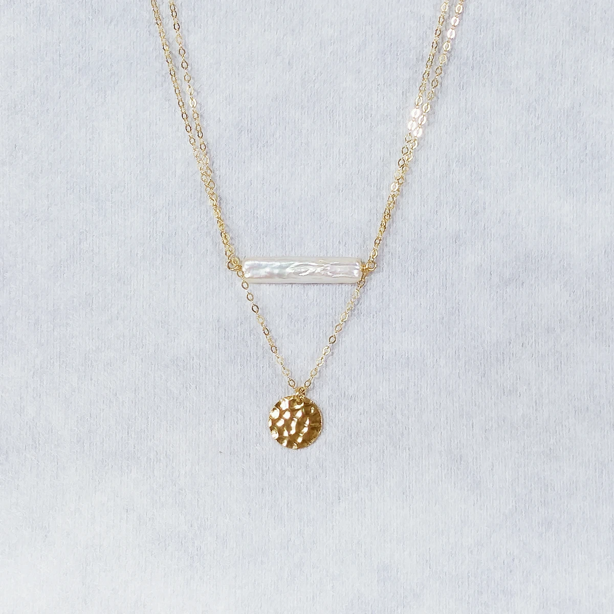 Lii ji Boho Keshi жемчужное ожерелье двухслойное 14-каратное золото с не выцветающим кулоном-колье женское ожерелье 15 + 2 дюйма 
Lii ji Boho Keshi жемчужное ожерелье двухслойное 14-каратное золото с не выцветающим кулоном-колье женское ожерелье 15 + 2 дюйма