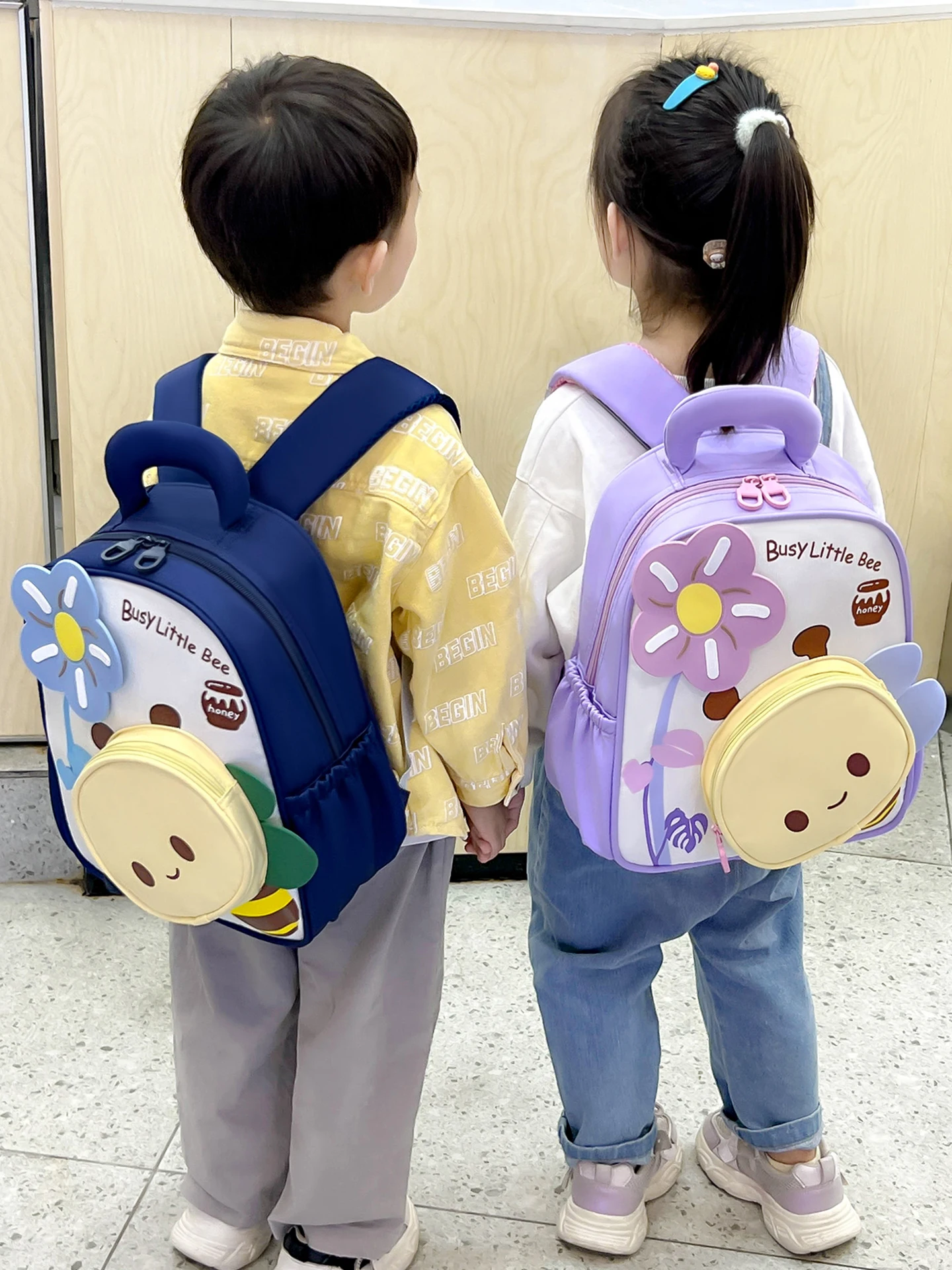 Cute Backpack for Kindergarten Boys And Girls Primary School Dual Shoulder Bag Cartoon Style Medium And Large Class Suitable
Cute Backpack for Kindergarten Boys And Girls Primary School Dual Shoulder Bag Cartoon Style Medium And Large Class Suitable