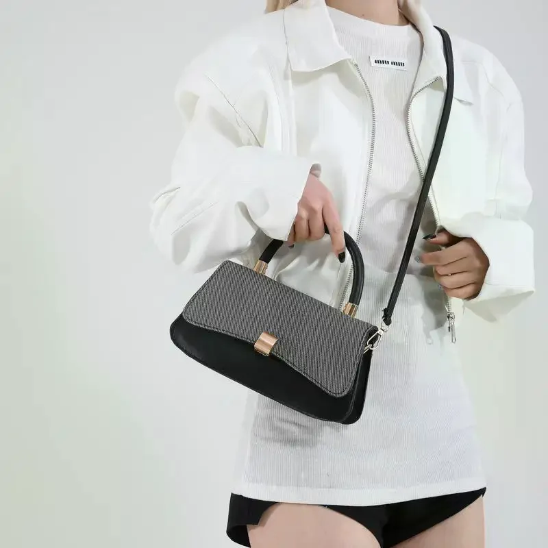 Temperament Casual Shoulder Bag Trendy Large Capacity Commuter Bag Tote Bag Female Underarm Bag Crossbody Bags
Temperament Casual Shoulder Bag Trendy Large Capacity Commuter Bag Tote Bag Female Underarm Bag Crossbody Bags