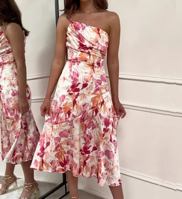 2024 Women's Summer Dress Fashion One Shoulder Diagonal Neck Sleeveless Waist Wrapped Print Loose floral Dress Dress
2024 Women's Summer Dress Fashion One Shoulder Diagonal Neck Sleeveless Waist Wrapped Print Loose floral Dress Dress
