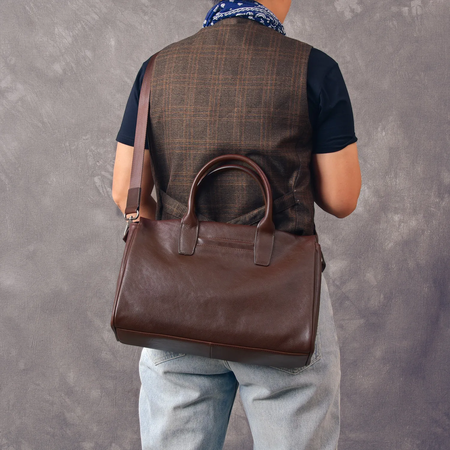 Business vintage genuine leather men's briefcase organizer designer handmade real cow leather women's handbag work postman bag
Business vintage genuine leather men's briefcase organizer designer handmade real cow leather women's handbag work postman bag