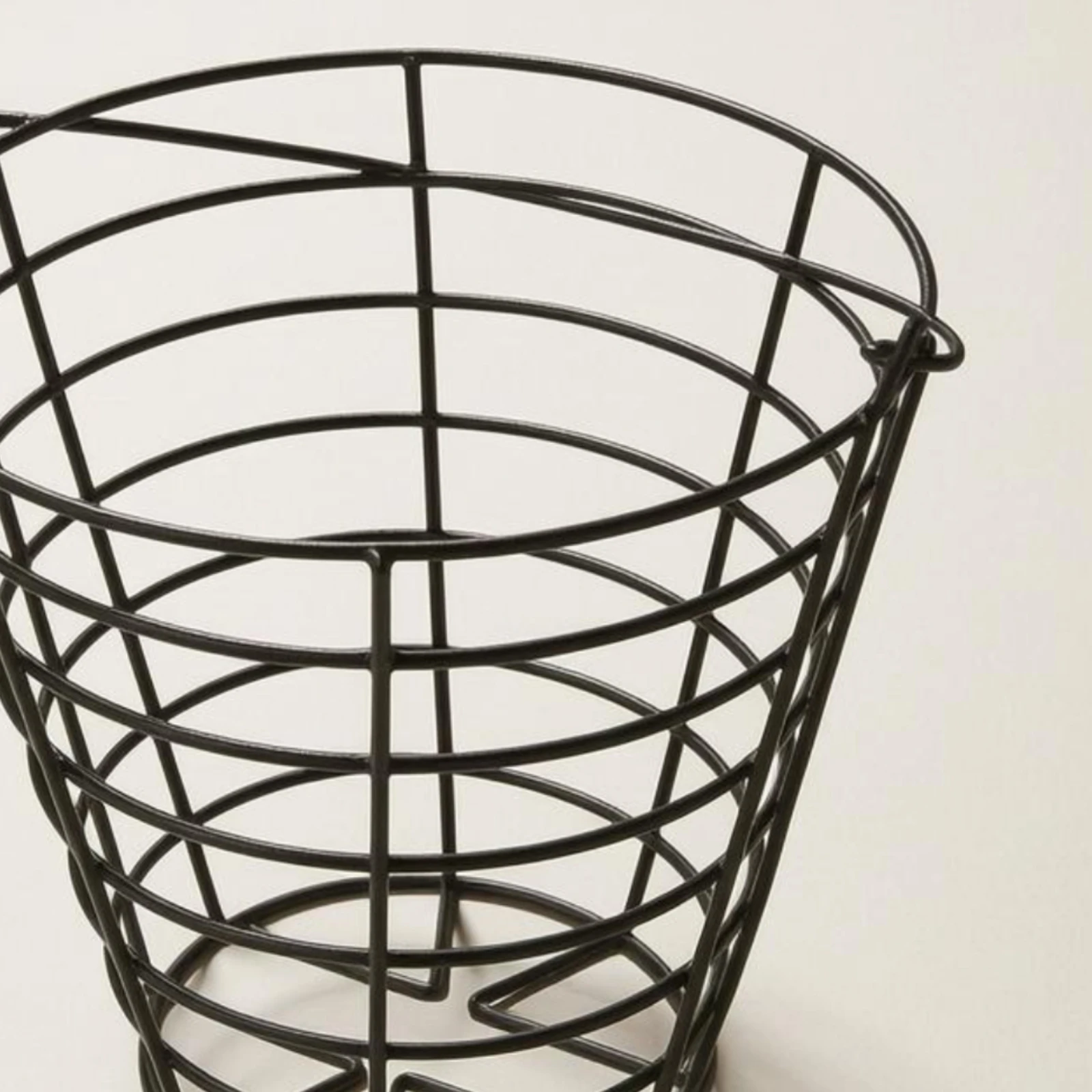 Steel Wire Golf Basket Plastic Coated Golf Ball Basket Sports Storage Tapered Body Rounded Top for Driving Range
Steel Wire Golf Basket Plastic Coated Golf Ball Basket Sports Storage Tapered Body Rounded Top for Driving Range