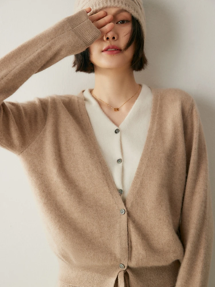 Chic Autumn Winter Women Cardigan Sweater 100% Cashmere Clothes Knitwear Fake Two Pieces V-neck Single Breasted Office Lady Tops
Chic Autumn Winter Women Cardigan Sweater 100% Cashmere Clothes Knitwear Fake Two Pieces V-neck Single Breasted Office Lady Tops