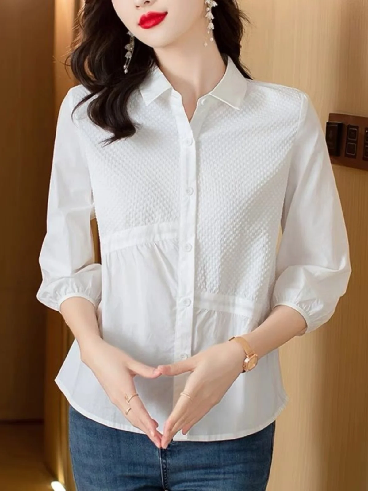 Белая женская модная утягивающая блузка с рукавом три четверти, скрывающая живот, с воротником на пуговицах, 100% хлопок, весна-лето
Белая женская модная утягивающая блузка с рукавом три четверти, скрывающая живот, с воротником на пуговицах, 100% хлопок, весна-лето