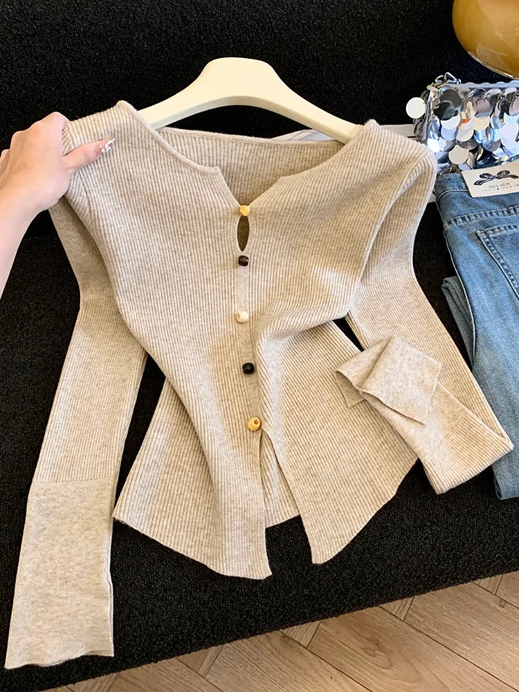 Sweet Sle Long Sve Knitted Sweater 2025 New Arrival Women's Pullover Top V-Ne Button Detail Regular Fit Korean Sle
Sweet Sle Long Sve Knitted Sweater 2025 New Arrival Women's Pullover Top V-Ne Button Detail Regular Fit Korean Sle