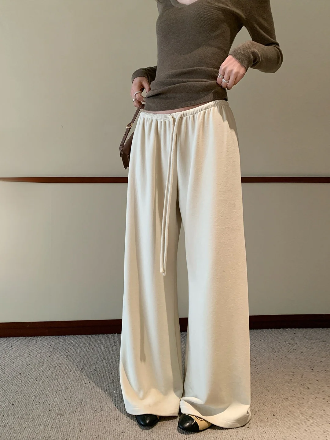 Xzichic Women's Knitted Casual Pants Double-sided Velvet Oxygen Pants Autumn Winter New Style Natural Waist Wide Leg Pants
Xzichic Women's Knitted Casual Pants Double-sided Velvet Oxygen Pants Autumn Winter New Style Natural Waist Wide Leg Pants