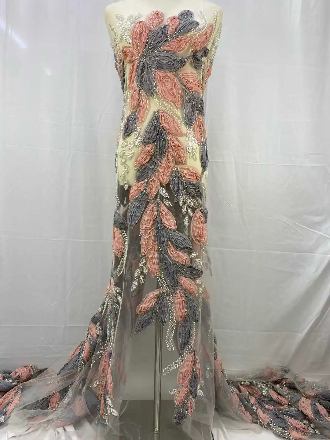 2025Latest 3D Floral French Lace Fabric with Beaded High Quality Mesh sequins Net Lace Fabrics 5 Yards for Wedding Party Dresses
2025Latest 3D Floral French Lace Fabric with Beaded High Quality Mesh sequins Net Lace Fabrics 5 Yards for Wedding Party Dresses