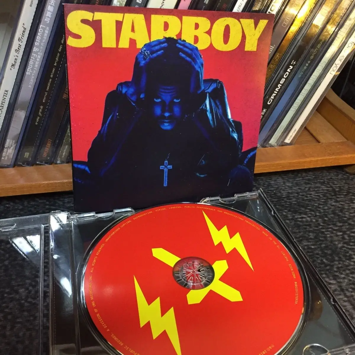 New R&B The Weeknd Music CD Starboy Album CD Cosplay Compact Disc Walkman Car Play Songs Soundtracks Box Collection Prop Gifts
New R&B The Weeknd Music CD Starboy Album CD Cosplay Compact Disc Walkman Car Play Songs Soundtracks Box Collection Prop Gifts