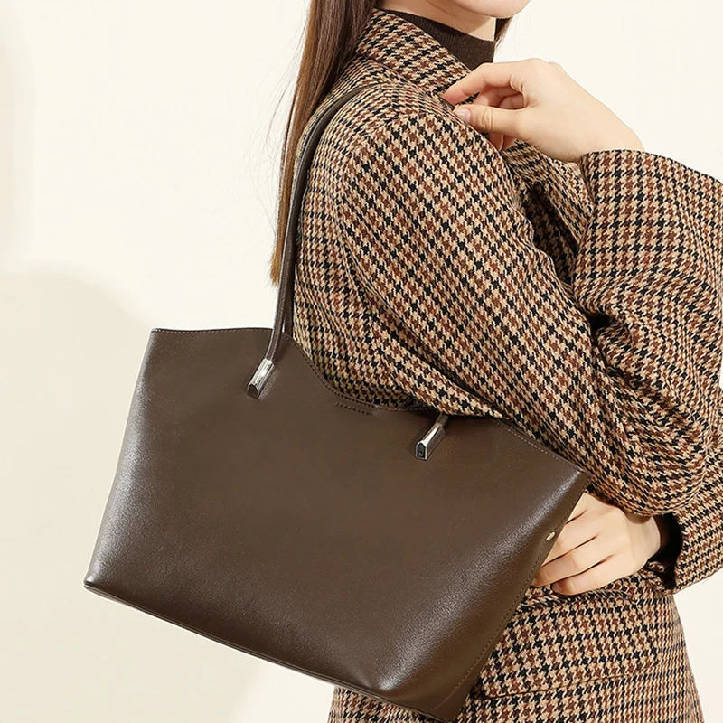 2025 Female Large Capacity Tote Bag Fashion Ladies Shoulder Bag Commuting Underarm Bags Woman
2025 Female Large Capacity Tote Bag Fashion Ladies Shoulder Bag Commuting Underarm Bags Woman