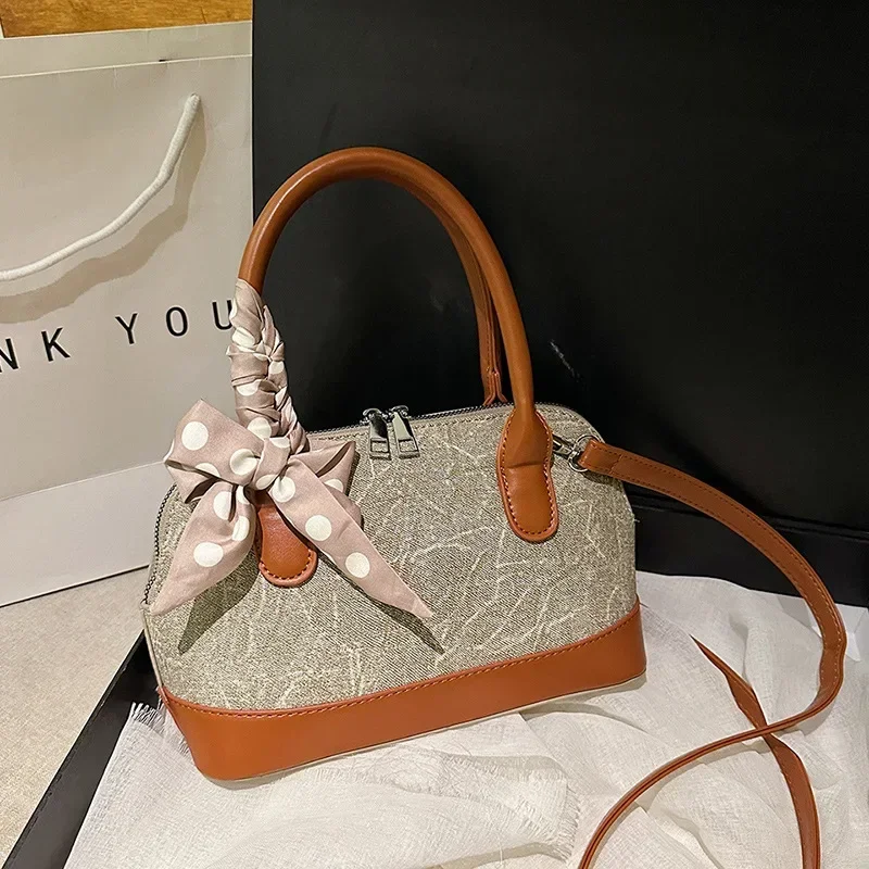 2025 Women's New Versatile Vintage Designer Luxury Print Convertible Handheld/Shoulder Bag - Elegant Daily Essentials for Ladies
2025 Women's New Versatile Vintage Designer Luxury Print Convertible Handheld/Shoulder Bag - Elegant Daily Essentials for Ladies