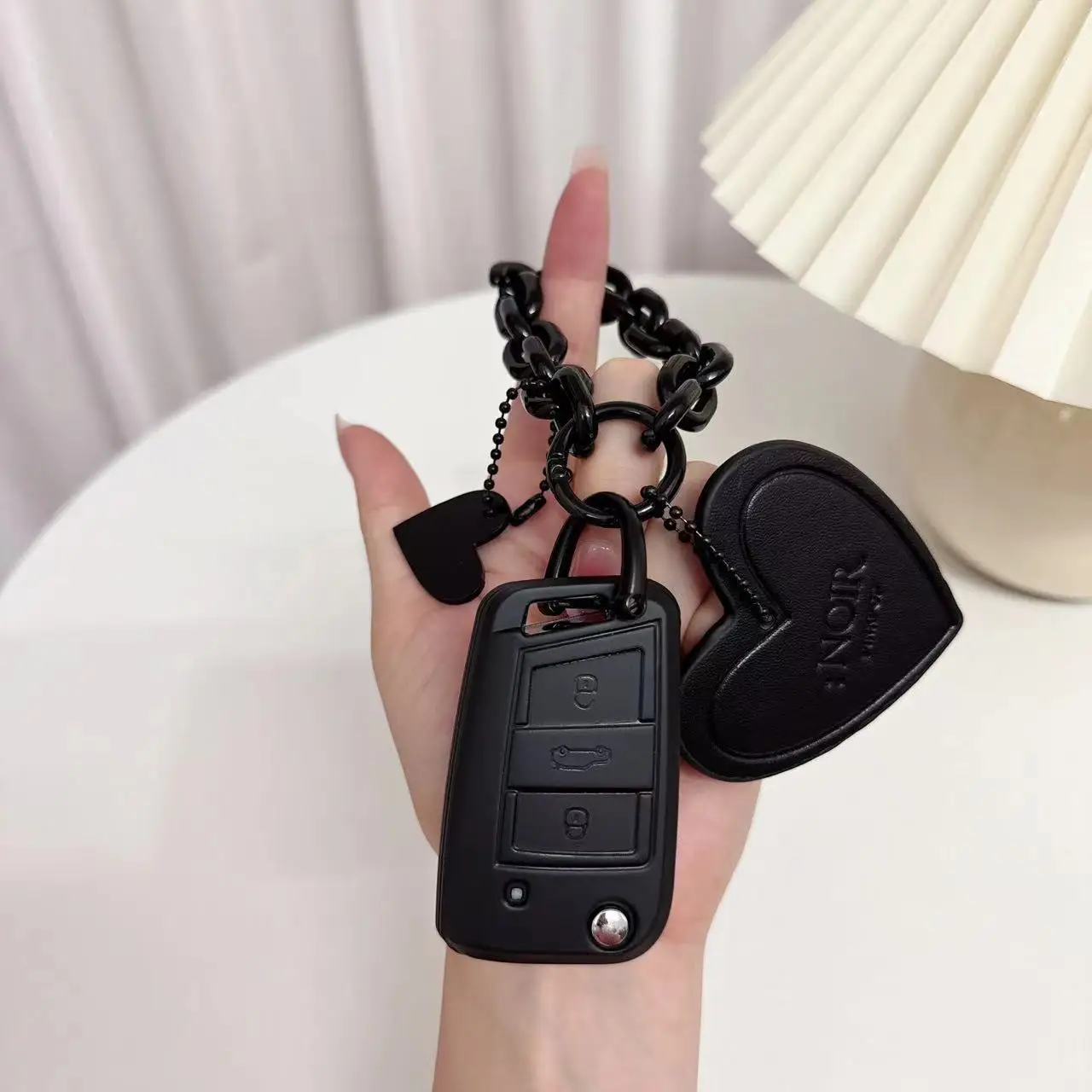 TPU Car Key Case Remote Cover Shell Holder Chain Styling Fob For VW Volkswagen T-ROC Golf 7 Polo Tiguan T-Cross Jetta EOS Beetle
TPU Car Key Case Remote Cover Shell Holder Chain Styling Fob For VW Volkswagen T-ROC Golf 7 Polo Tiguan T-Cross Jetta EOS Beetle