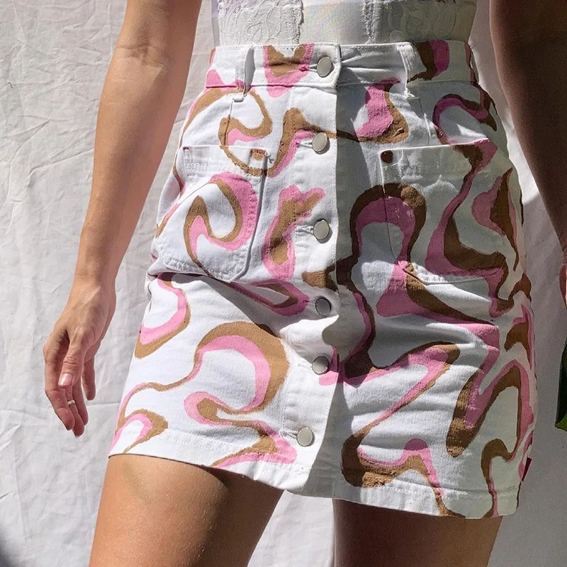 Y2K 90s Aesthetic High-waisted Corrugated Printed Denim Skirt Single-breasted Mini Belt Pocket Summer Chic Skirt Streetwear
Y2K 90s Aesthetic High-waisted Corrugated Printed Denim Skirt Single-breasted Mini Belt Pocket Summer Chic Skirt Streetwear