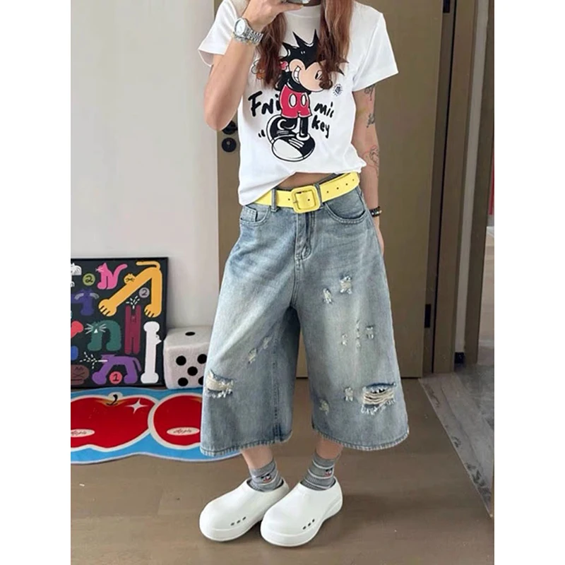 YIBASHU Women High-Waisted Loose Wide-Leg Denim Shorts Blue Y2K Harajuku Style American Retro Seven-Foot Ripped Jeans Shorts
YIBASHU Women High-Waisted Loose Wide-Leg Denim Shorts Blue Y2K Harajuku Style American Retro Seven-Foot Ripped Jeans Shorts
