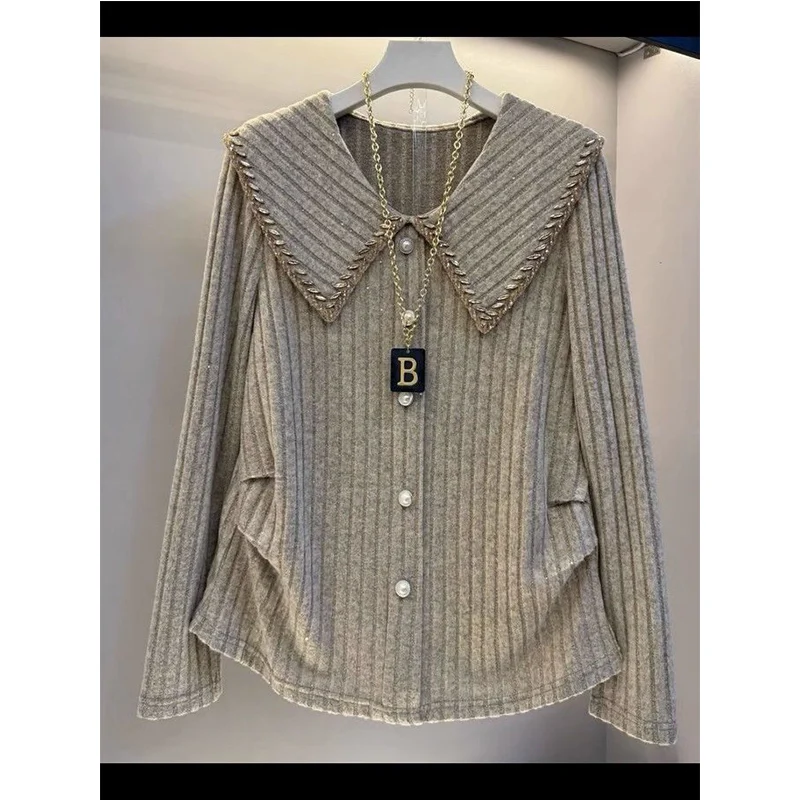 Oversized Women Clothing Casual Korean Embroidered Flares Solid Color Turn-down Collar Long Sleeve Pullovers Autumn T-Shirts
Oversized Women Clothing Casual Korean Embroidered Flares Solid Color Turn-down Collar Long Sleeve Pullovers Autumn T-Shirts